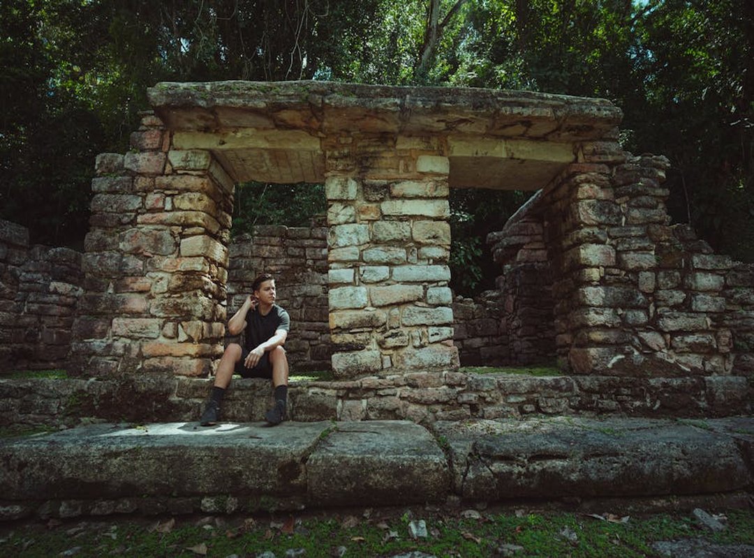 Location, Location, Location: Backdrops That Tell a Story