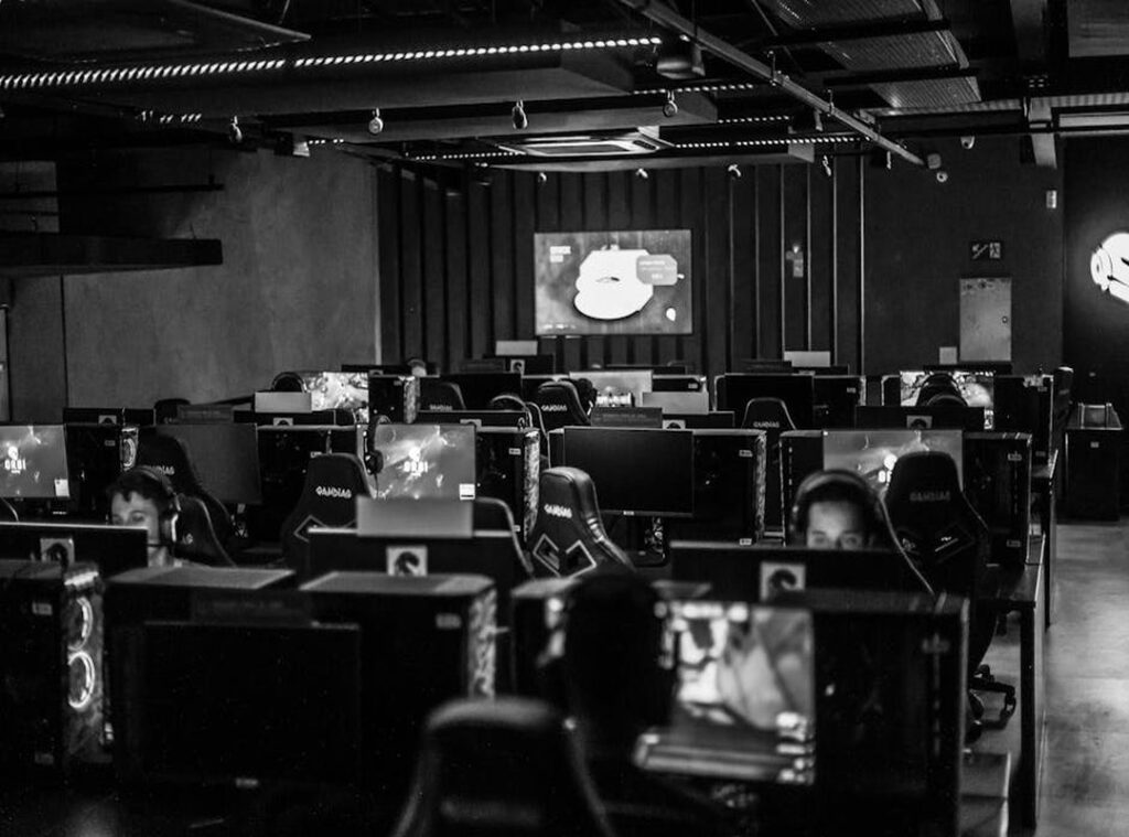 What Are the Popular Esports Games to Play Hcdesports